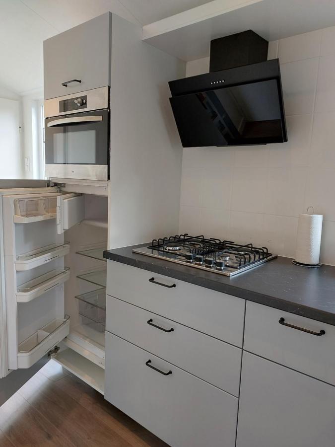 Modern En Chic Chalet Tot 4 Personen Op De Veluwe Recreatiepark De Oude Driest Putten Bagian luar foto