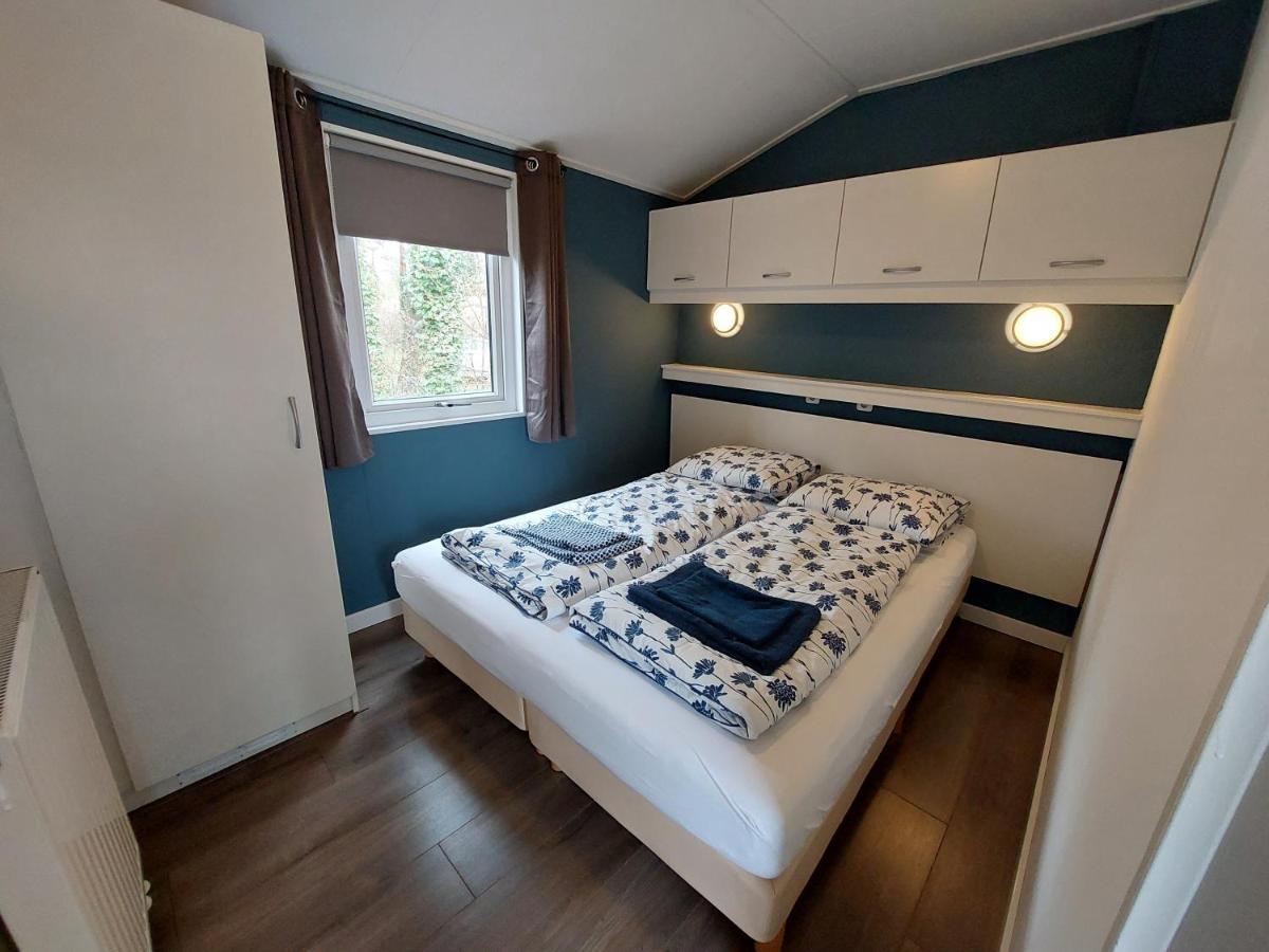 Modern En Chic Chalet Tot 4 Personen Op De Veluwe Recreatiepark De Oude Driest Putten Bagian luar foto
