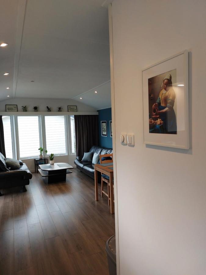 Modern En Chic Chalet Tot 4 Personen Op De Veluwe Recreatiepark De Oude Driest Putten Bagian luar foto