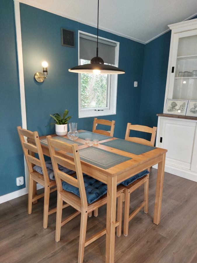 Modern En Chic Chalet Tot 4 Personen Op De Veluwe Recreatiepark De Oude Driest Putten Bagian luar foto